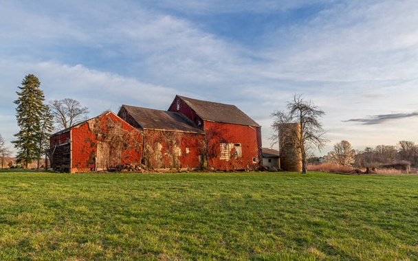ニュージャージー州中部の田舎の古い農場のシーン. - 写真・画像