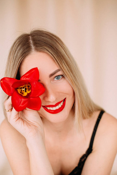 girl flowers beauty cosmetics body skin care freshness aroma floral red tulip - Fotoğraf, Görsel