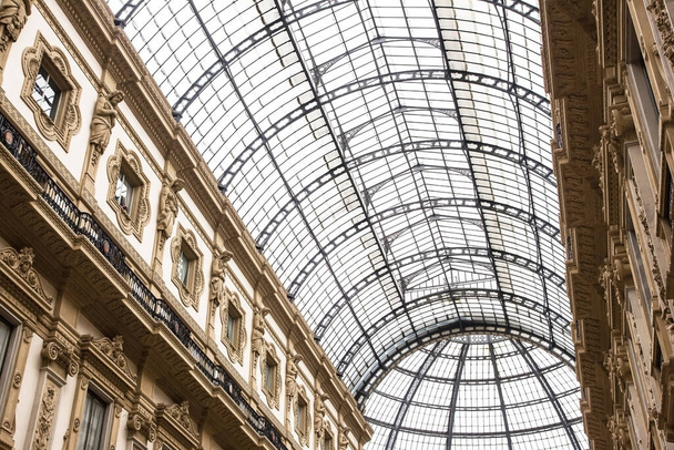 Galerie Vittorio Emanuele II, obrovské nákupní pasáže, Milano, Itálie. - Fotografie, Obrázek