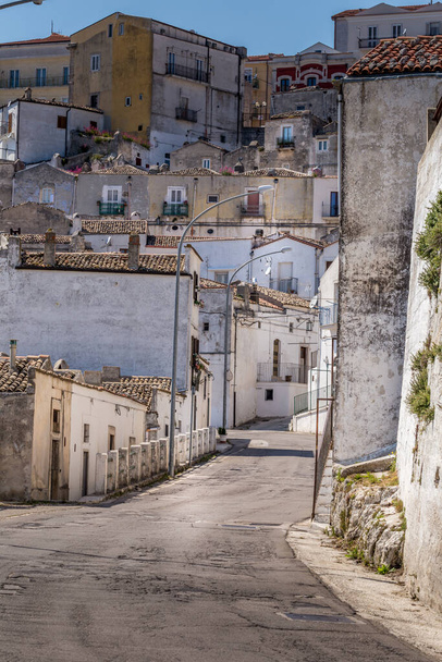 Scenic sight in Monte Sant'Angelo, ancient village in the Province of Foggia, Apulia (Puglia), Italy. - Foto, afbeelding