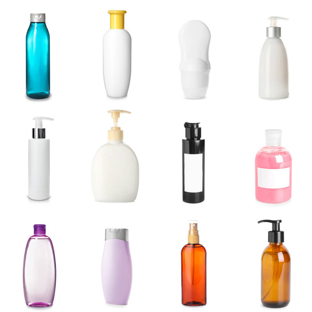 Différents produits cosmétiques en bouteilles sur fond blanc
 - Photo, image