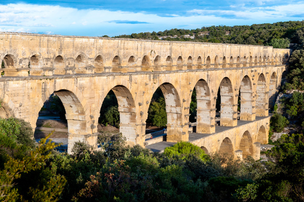 Pont du Gard vista lateral superior
 - Foto, imagen
