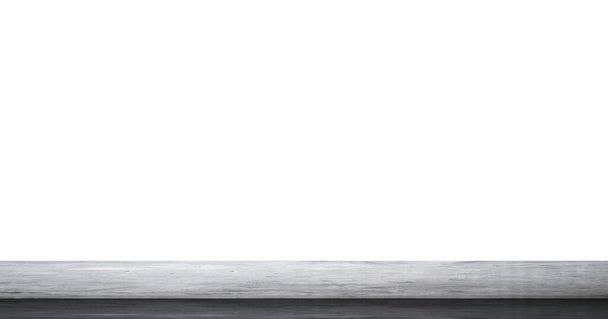 Пустой верхний серый деревянный стол изолирован на белом фоне
 - Фото, изображение