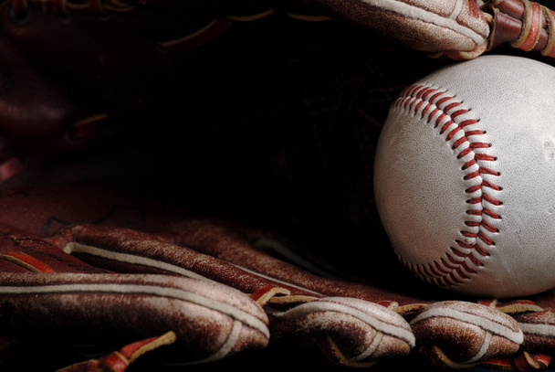 guante de béisbol y pelota - Foto, Imagen