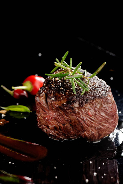 Premium Beef Steak na talíři - Fotografie, Obrázek