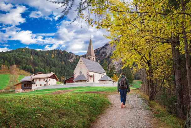 Kostel, Santa Maddalena, Val Di Funes, Dolomity Mountains, Itálie - Fotografie, Obrázek