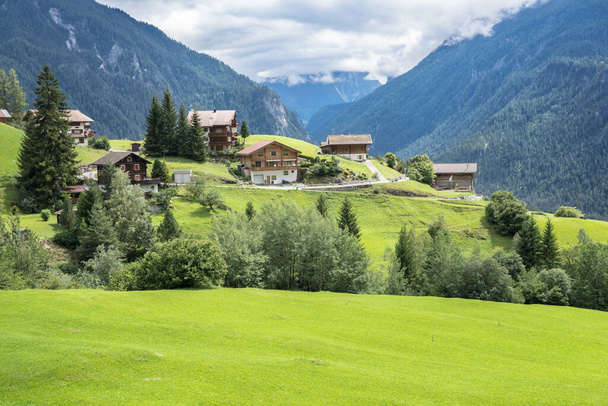 Paesaggio estivo idilliaco nelle swissAlps vicino Davos, Svizzera
 - Foto, immagini