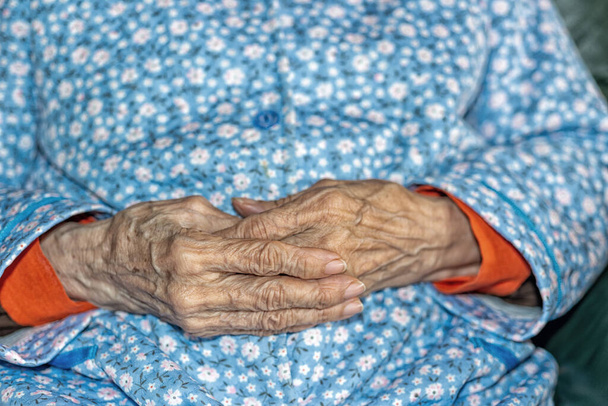 Starší lidé, nejvíce postižení koronavirem - Fotografie, Obrázek