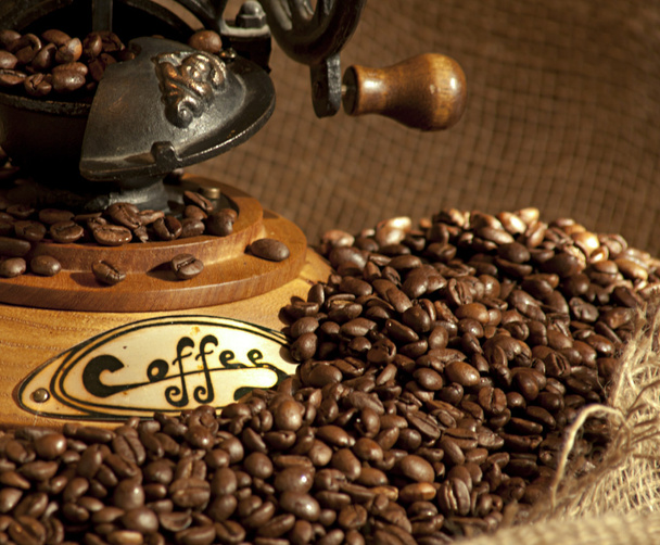 Антикварна кавоварка з квасолею
 - Фото, зображення