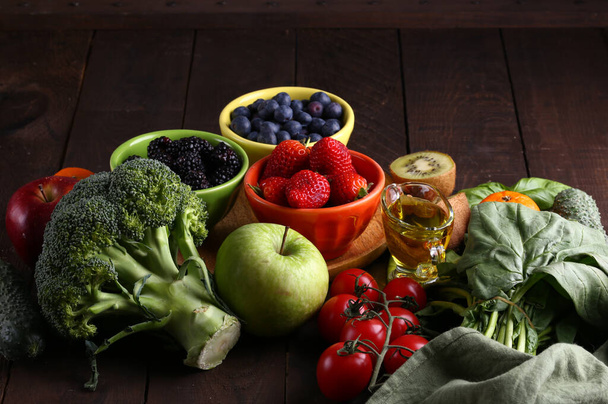 健康的な食事のための果実の野菜 - 写真・画像