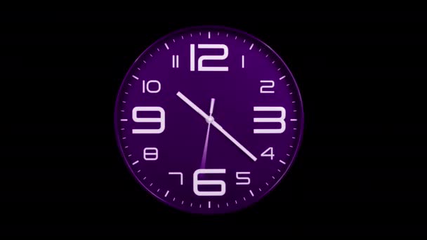 Nowoczesny fioletowy zegar porusza się szybko do przodu timelapse. Zegar tyka przyspieszony czas na przezroczystym tle kanału alfa. Licznik szybkości. Czas leci szybko do przodu w tym czasie. Zegar kończy się w wysokiej prędkości. - Materiał filmowy, wideo