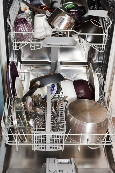 брудний посуд в посудомийній машині
 - Фото, зображення