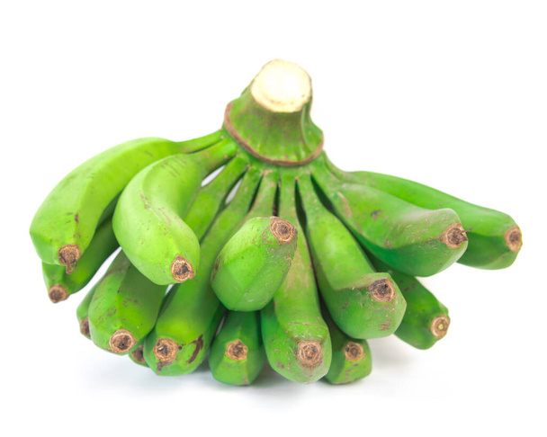 Studio laukaus edessä näkymä Aasian vihreä banaani nippu eristetty valkoinen
 - Valokuva, kuva