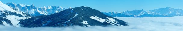 bewolkt winter bergpanorama (hochkoenig regio, Oostenrijk). - Foto, afbeelding