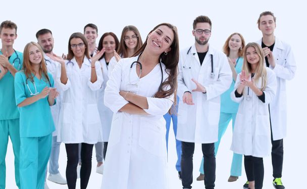 pohled shora. skupina usmívajících se doktorů ukazujících na vás. - Fotografie, Obrázek