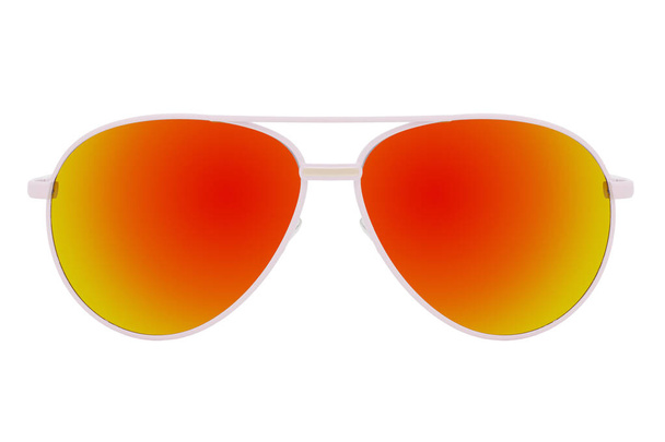 Weiße Sonnenbrille mit rot-orangefarbenem Spiegelglas isoliert auf weißem Hintergrund - Foto, Bild