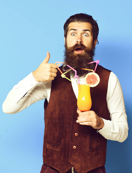 surprised handsome bearded man - Foto, Bild
