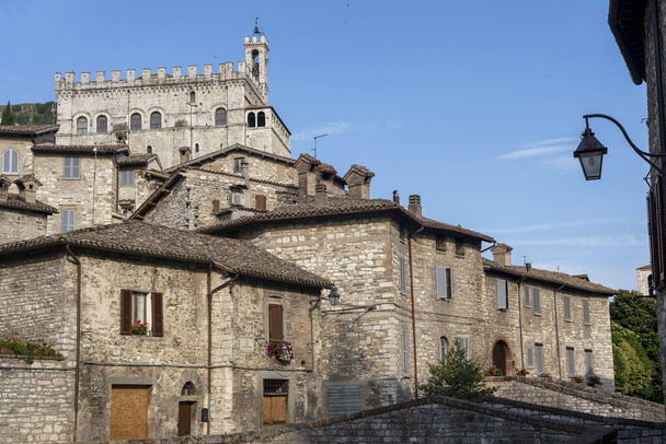 Gubbio, Perugia, Úmbria, Itália: edifícios históricos da cidade medieval
 - Foto, Imagem