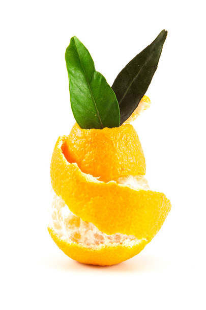 Mandarin or tangerine with leaves and peel - Foto, Imagem