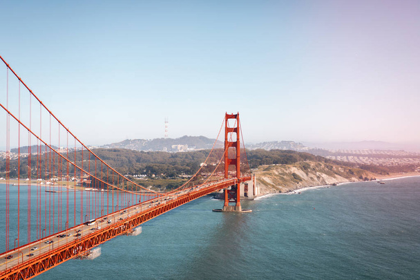 Golden Gate Bridge, ponte sospeso sul Golden Gate Strait. San Francisco
 - Foto, immagini