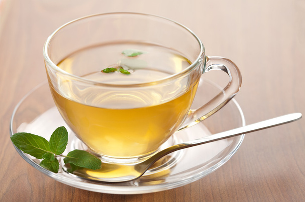 Tasse de thé vert à la menthe
 - Photo, image