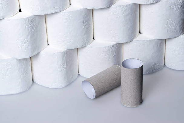 Рулоны туалетной бумаги
 - Фото, изображение