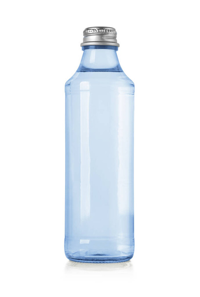 garrafas de água de vidro isoladas em branco com caminho de recorte
 - Foto, Imagem