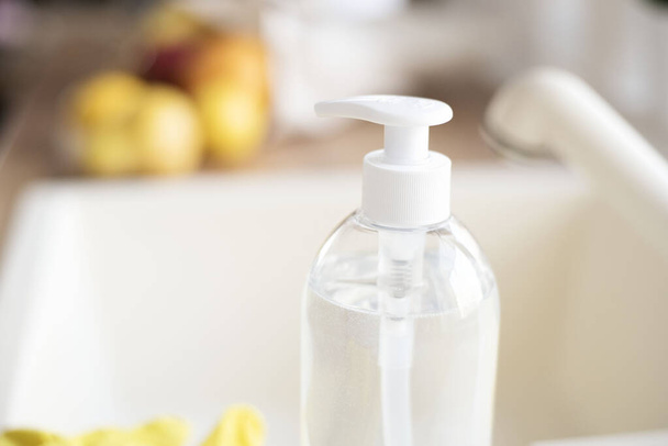 Soap On The Kitchen Sink, Corona Virus Prevention. Hygiene To Stop Spreading Coronavirus - Foto, Bild