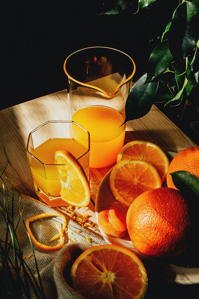 柑橘類のカフェバーオレンジジュース春の緑ビタミンガラス - 写真・画像