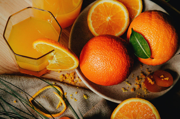柑橘類のカフェバーオレンジジュース春の緑ビタミンガラス - 写真・画像