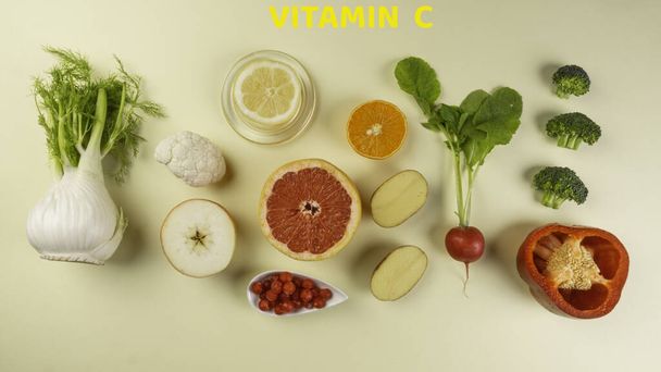 Frutas y verduras saludables, alimentos ricos en vitamina C, antioxidantes y fortalecimiento de la inmunidad, enfoque selectivo
 - Foto, imagen