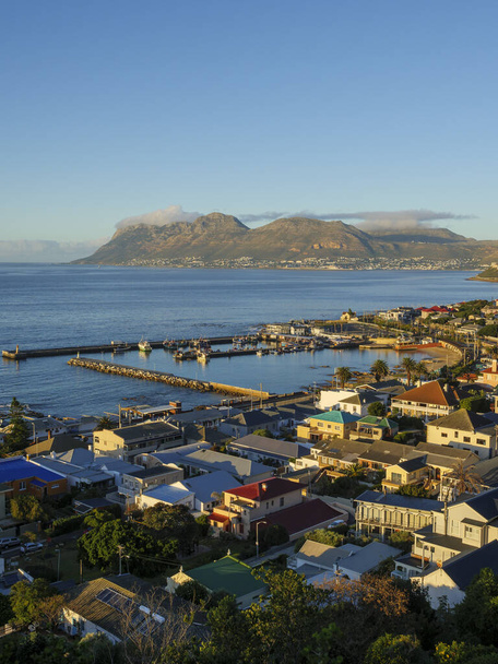 Vista sulla baia di Kalk e, in lontananza, Simonstown. Città del Capo. Capo Occidentale. Sudafrica
 - Foto, immagini