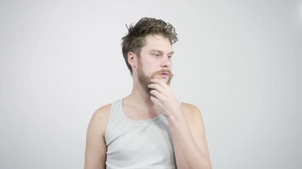 A bearded guy came up with the idea and emotionally raised a finger up - Imágenes, Vídeo