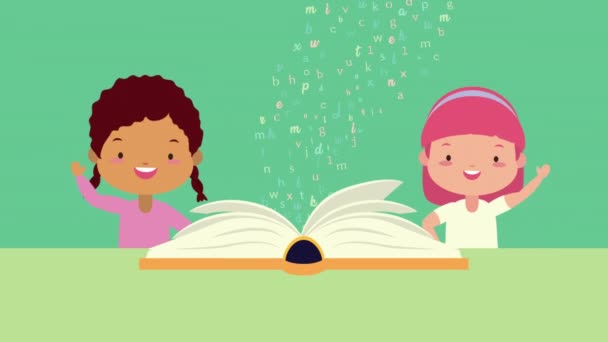 Feier zum Welttag des Buches mit kleinen Kindern beim Lesen - Filmmaterial, Video