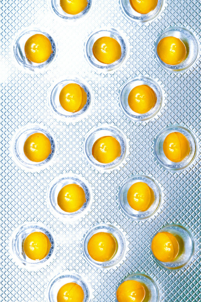 Yellow pills foil - Foto, immagini
