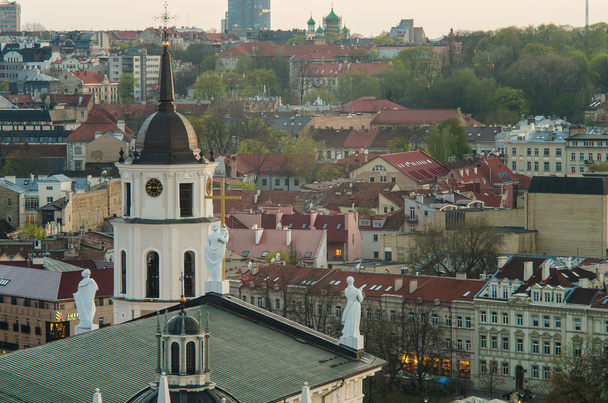 Lituanie. Vieille ville de Vilnius au printemps
 - Photo, image