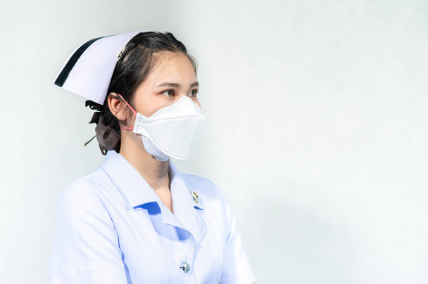 Gli infermieri indossano maschere per proteggere contro il coronavirus covid19
 - Foto, immagini