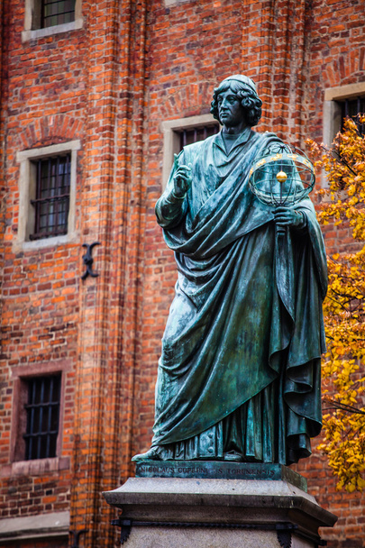 Monument of great astronomer Nicolaus Copernicus, Torun, Poland - Fotoğraf, Görsel