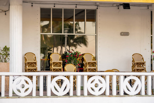 Готелі Маямі-Біч, закриті в океані, відключають карантин Коронавірус Ковід 19 - Фото, зображення