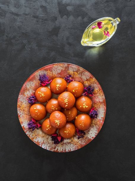 Geleneksel Gulab Jamun, Hint tatlıları. - Fotoğraf, Görsel