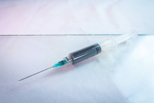 vacuna en jeringa para el tratamiento de la inyección de covid 19 3
 - Foto, Imagen
