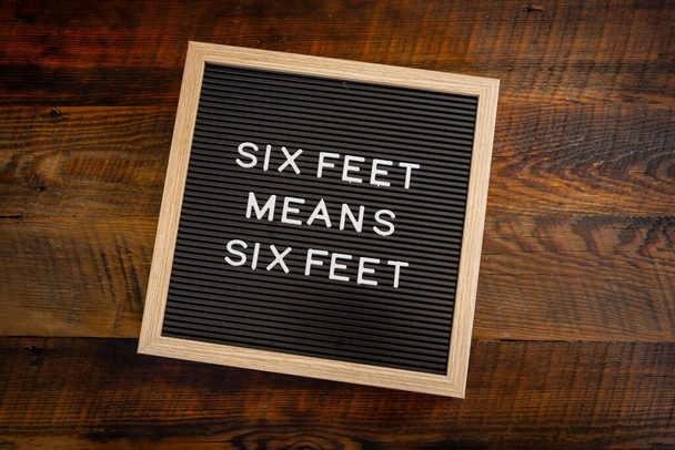 Zes voeten betekent zes voeten - Foto, afbeelding
