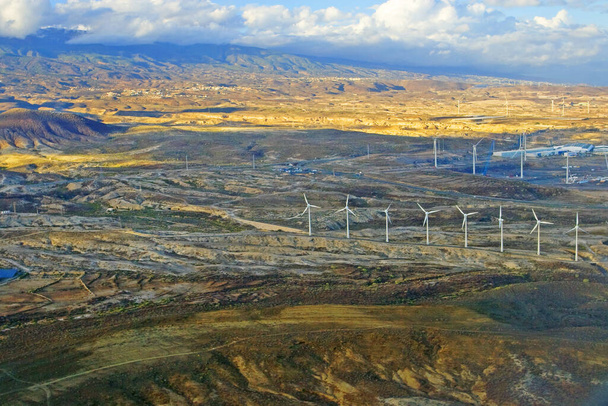 station d'économie d'énergie sur l'île de Tenerife vue de dessus
 - Photo, image