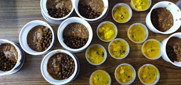 Geleneksel Hint festivali için çeşitli vejetaryen yemekleri koleksiyonu. - Fotoğraf, Görsel