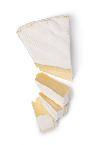 τυρί μπρι απομονωμένο σε λευκό φόντο - Φωτογραφία, εικόνα