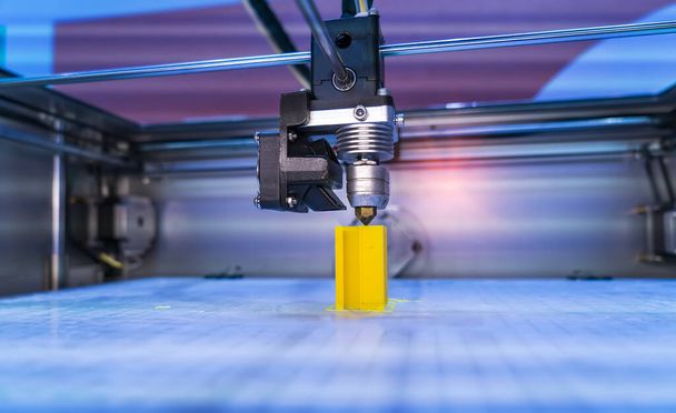 3D nyomtató vagy additív gyártás és robotautomatizálási technológia. - Fotó, kép