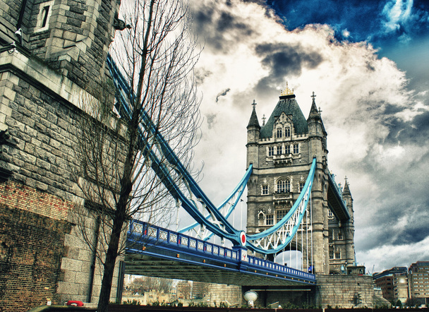 Красивый вид на Тауэрский мост в Лондоне - Фото, изображение