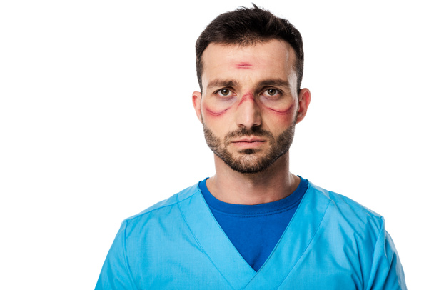 médico cansado com marcas no rosto isolado no branco
   - Foto, Imagem