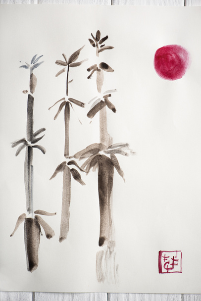 Vista dall'alto della carta con pittura giapponese con bambù, sole rosa e sigillo su sfondo di legno
 - Foto, immagini