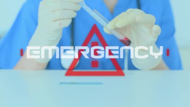Animation of the word Emergency written in white over red triangle hazard sign and coronavirus Covid-19 spreading over female scientist doctor working in a laboratory using pipette wearing surgical gloves in the background. - Imágenes, Vídeo